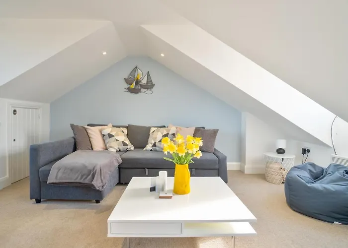 Stylish Herne Bay Apartment By The Sea